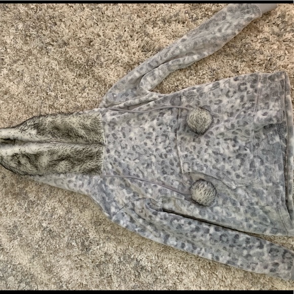 Lounge Hoodie - Picture 2 of 2